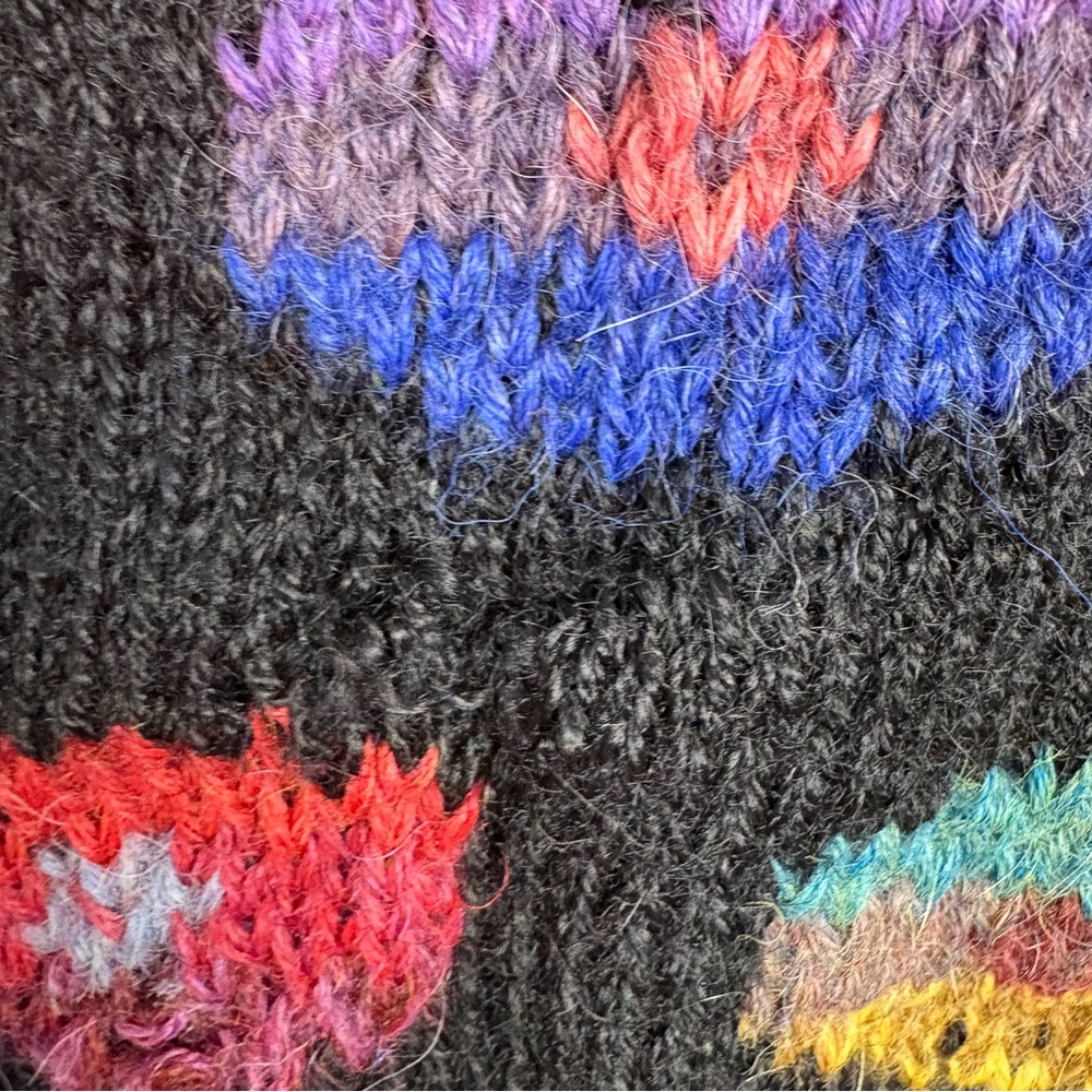 Vintage Peruvian Connection Sweater Womens Large Black Bright Floral *Flawed - Picture 14 of 15
